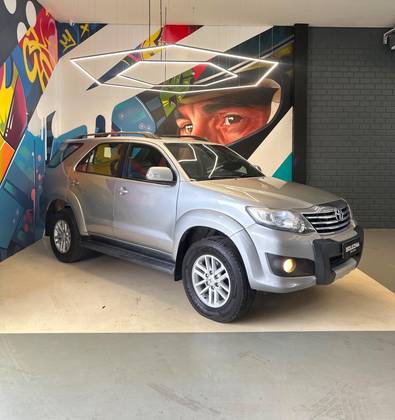 TOYOTA HILUX SW4 2.7 SR 4X2 16V FLEX 4P AUTOMÁTICO TOYOTA HILUX SW4 2.7 SR 4X2 16V FLEX 4P AUTOMÁTICO